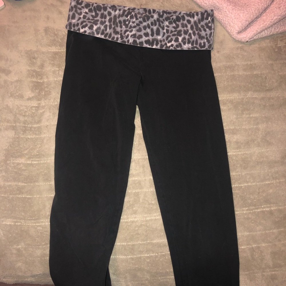 victoria secret ‘PINK’ yoga pants